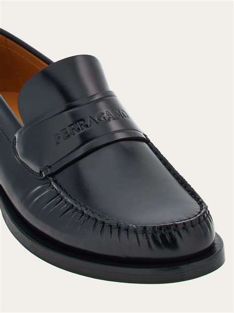 mocasines de hombre ferragamo|Mocasines con firma .